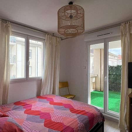 Location 3 Chambres Spacieuses Dans Appartment 2 Mn Rer Bussy Saint Georges מראה חיצוני תמונה