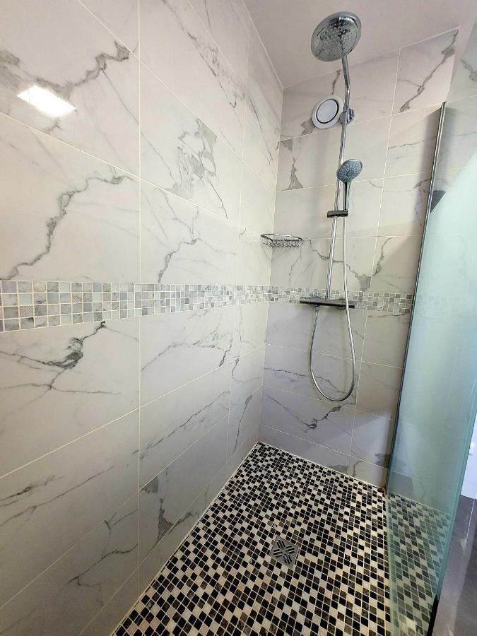 Location 3 Chambres Spacieuses Dans Appartment 2 Mn Rer Bussy Saint Georges מראה חיצוני תמונה