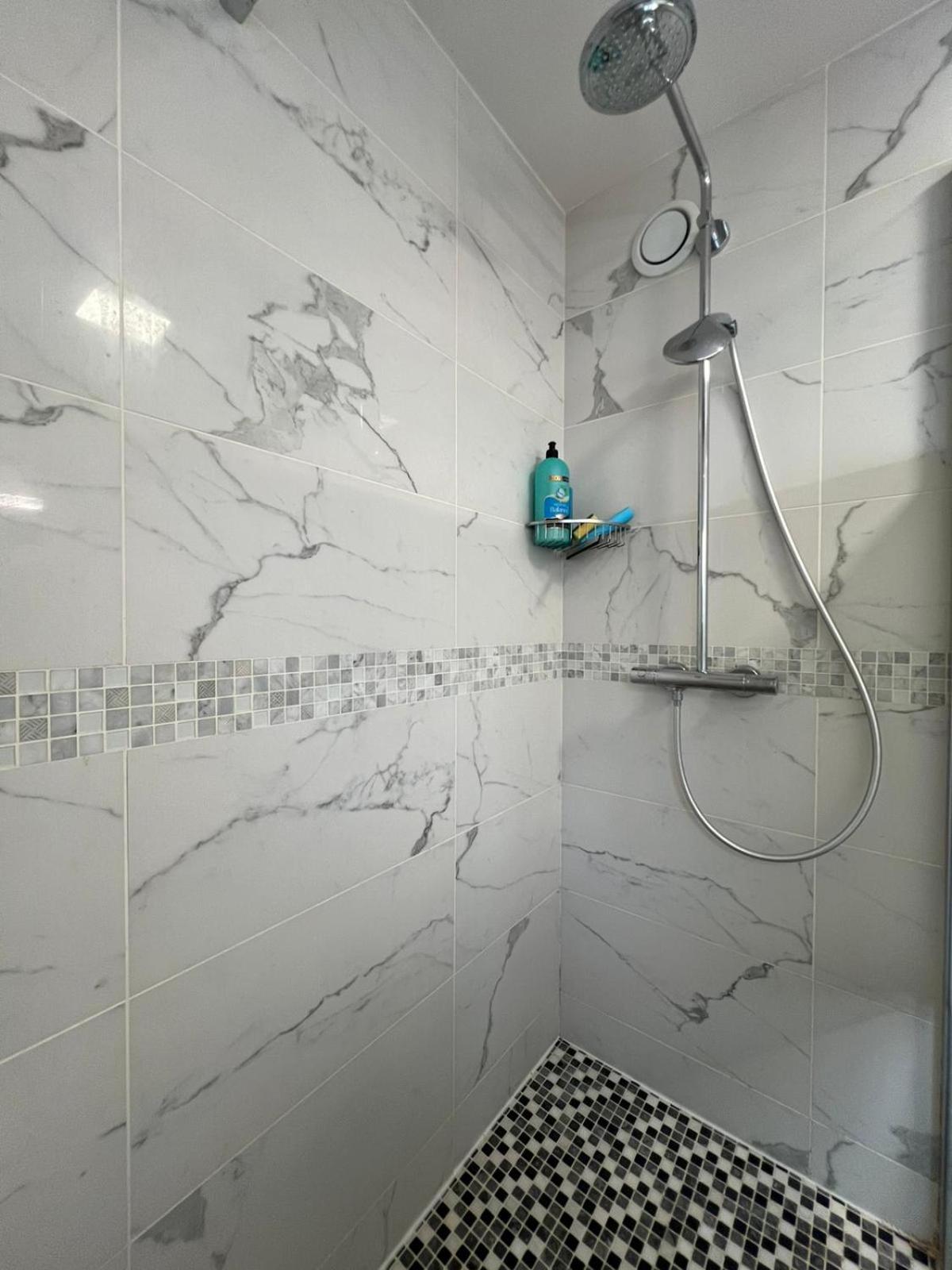 Location 3 Chambres Spacieuses Dans Appartment 2 Mn Rer Bussy Saint Georges מראה חיצוני תמונה