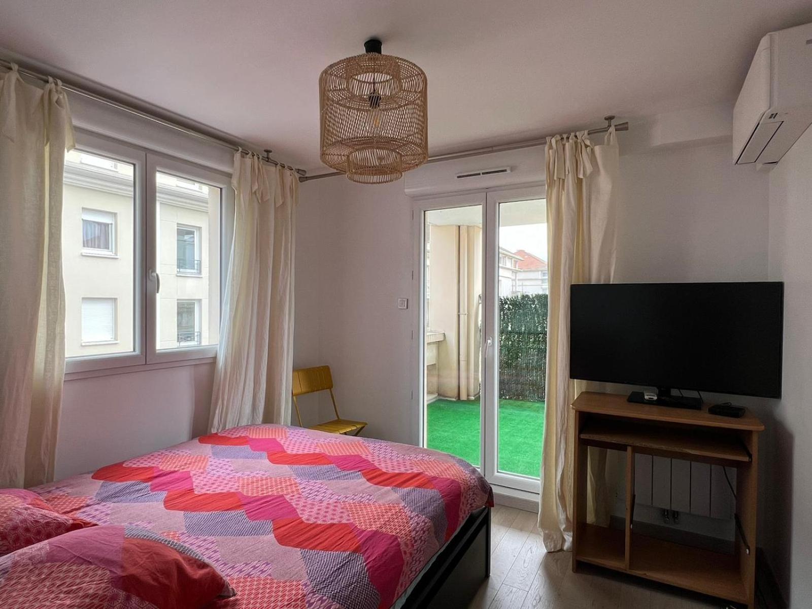 Location 3 Chambres Spacieuses Dans Appartment 2 Mn Rer Bussy Saint Georges מראה חיצוני תמונה